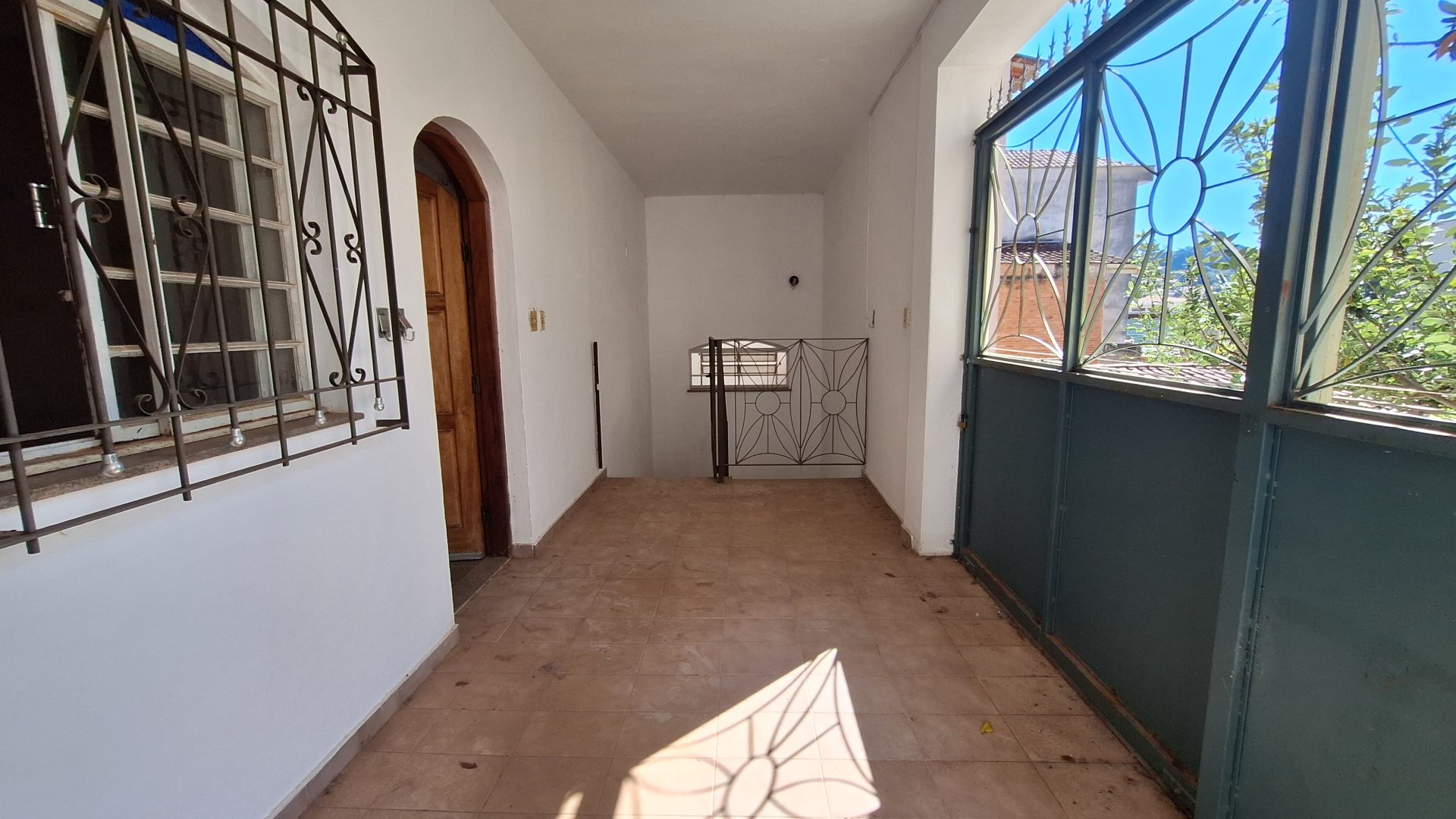 Casarão à Venda no Centro de Socorro-SP com Terreno de 694 M²