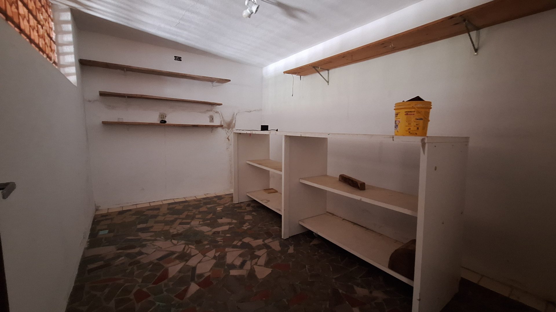 Casarão à Venda no Centro de Socorro-SP com Terreno de 694 M²