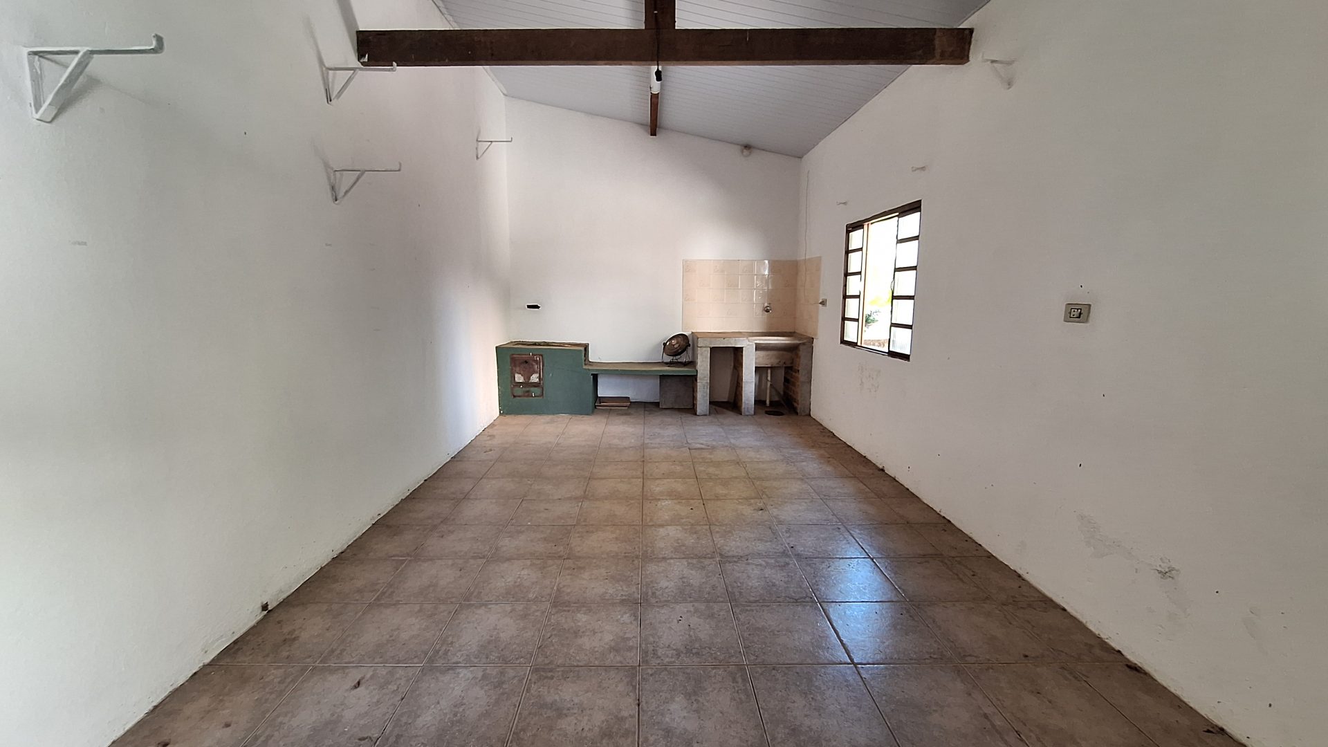 Casarão à Venda no Centro de Socorro-SP com Terreno de 694 M²