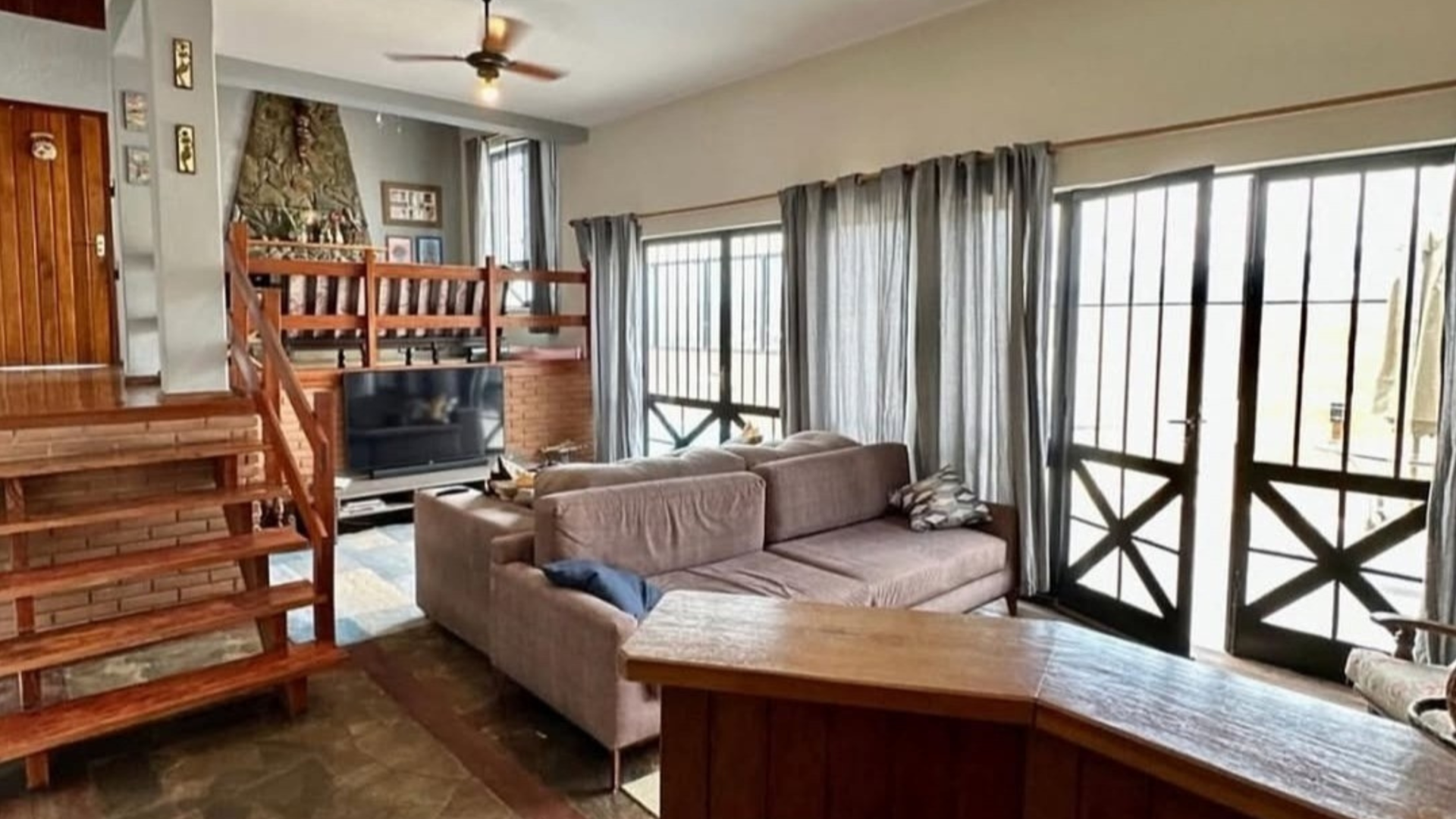 Sobrado Rústico Moderno com Vista Panorâmica