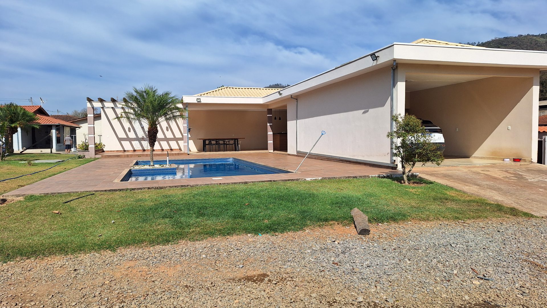 Linda Casa de Campo de Alto Padrão – Socorro/SP   