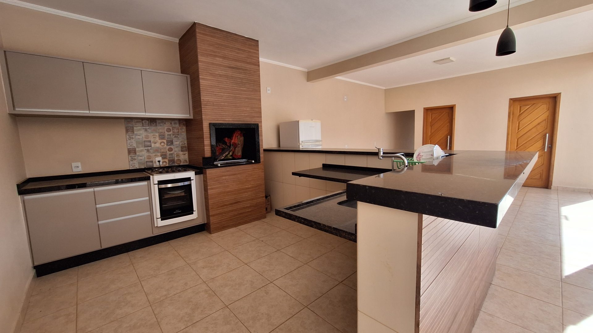 Linda Casa de Campo de Alto Padrão – Socorro/SP   