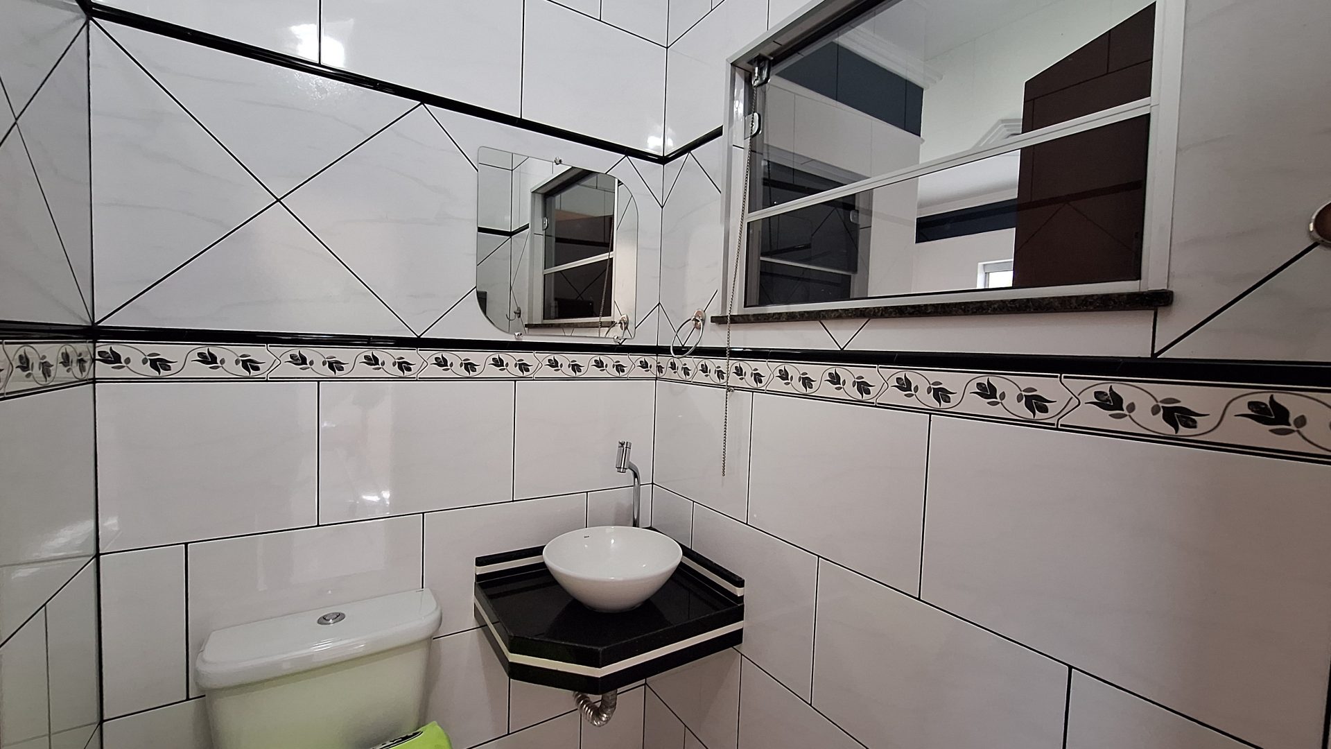 Linda Casa de Campo de Alto Padrão – Socorro/SP   