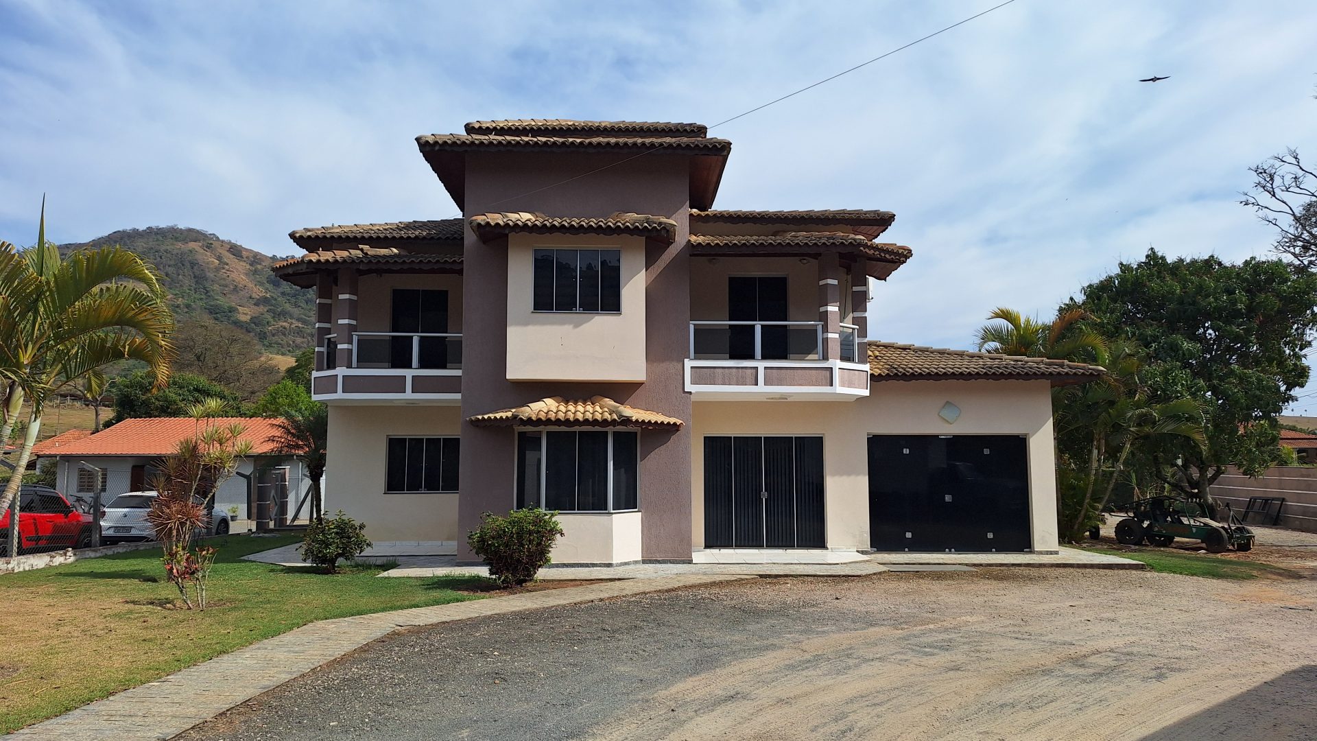 Linda Casa de Campo de Alto Padrão – Socorro/SP   