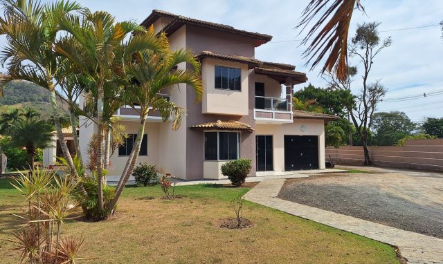 Linda Casa de Campo de Alto Padrão – Socorro/SP   