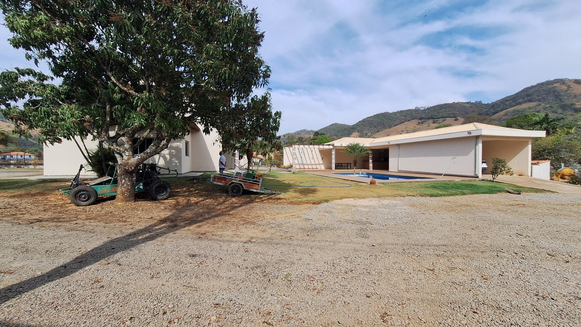 Linda Casa de Campo de Alto Padrão – Socorro/SP   