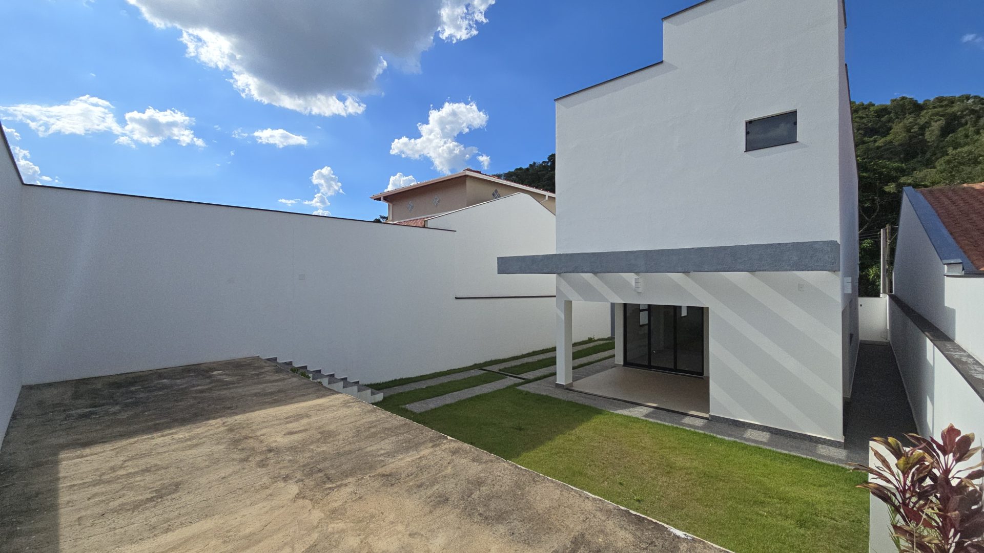 Lindíssimo Sobrados Novo de Alto Padrão – Socorro/SP