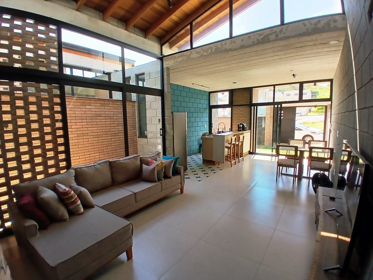 Casa Geminada Térrea – Estilo Industrial Moderno – Palma Real, Socorro-SP   