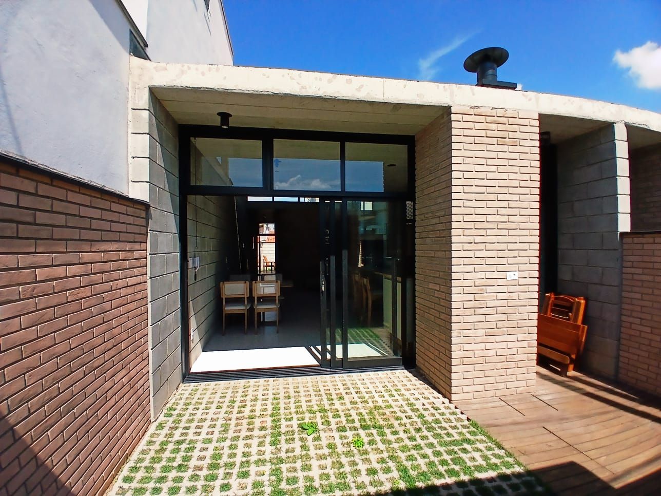 Casa Geminada Térrea – Estilo Industrial Moderno – Palma Real, Socorro-SP   