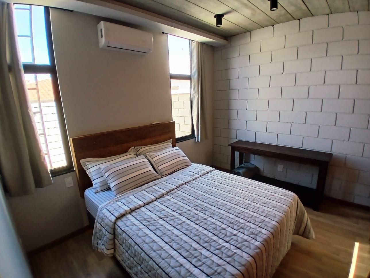 Casa Geminada Térrea – Estilo Industrial Moderno – Palma Real, Socorro-SP   