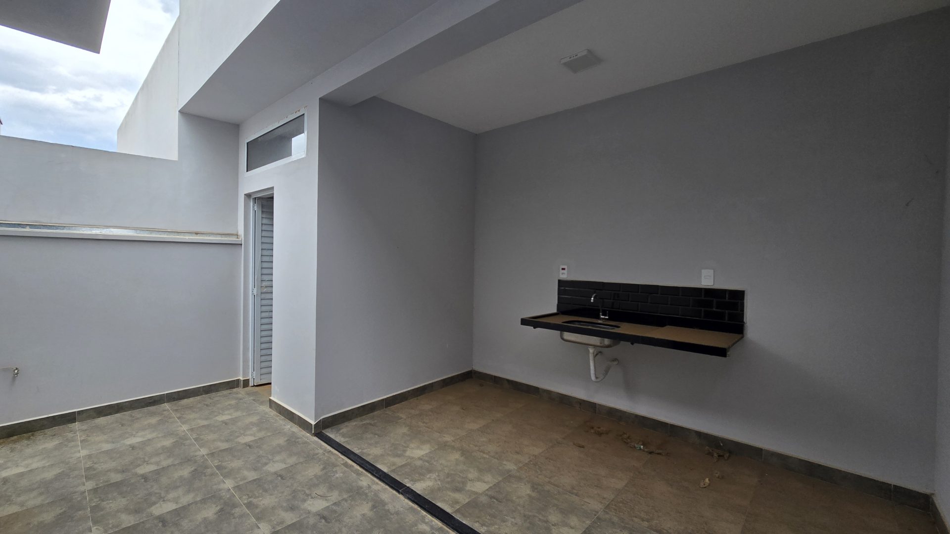 Casa Geminada Moderna à Venda – Bairro Bela Vista