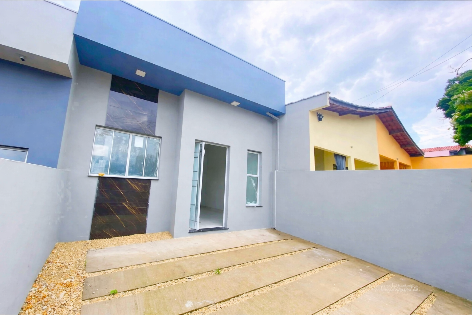 Casa Geminada Moderna à Venda – Bairro Bela Vista