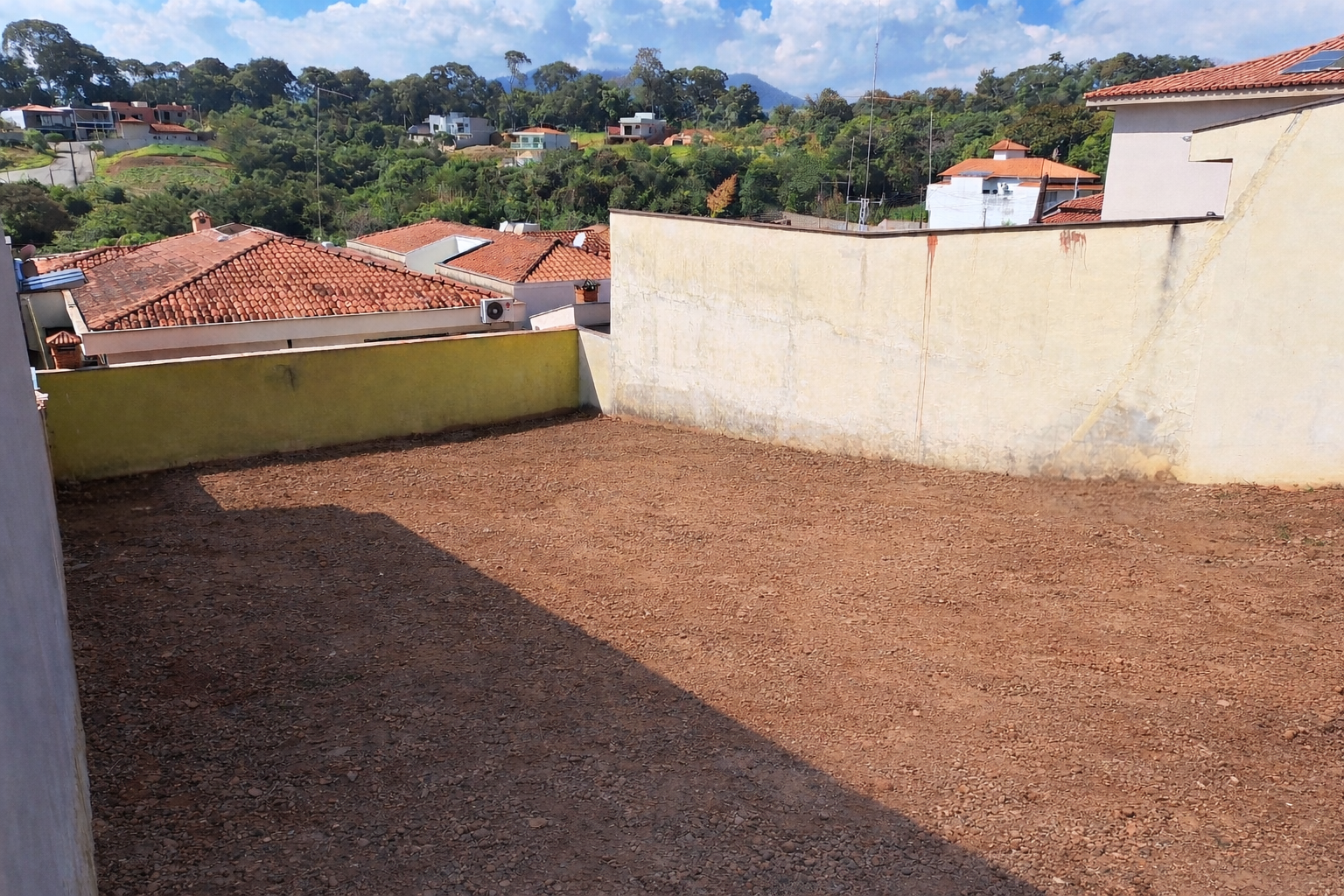 TERRENO À VENDA – BAIRRO NOBRE JD JUSSARA EM SOCORRO/SP