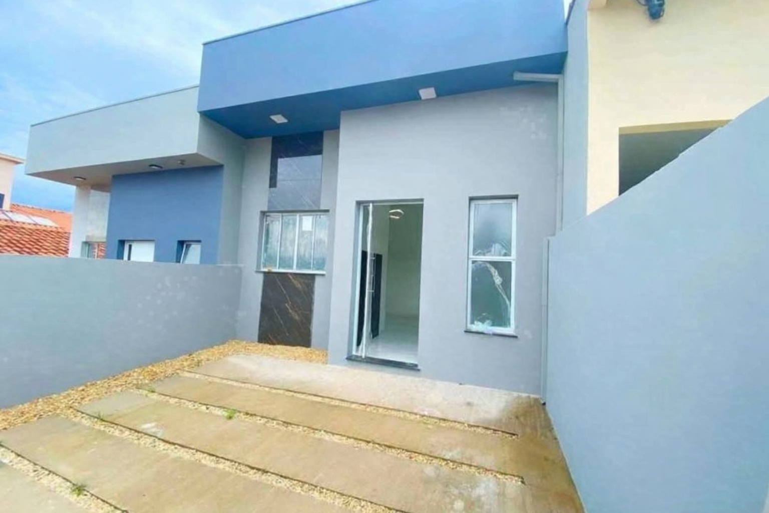 Casa Geminada Moderna à Venda – Bairro Bela Vista