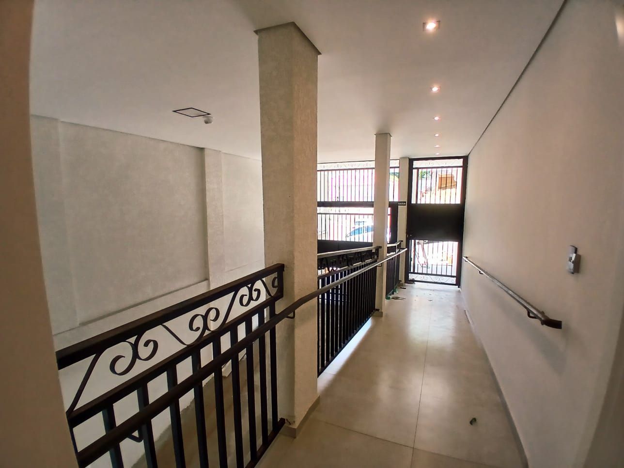 APARTAMENTO MODERNO À VENDA NO CORAÇÃO DE SOCORRO – SP