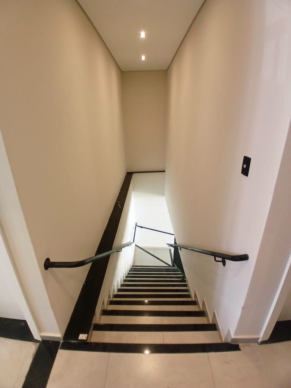 APARTAMENTO MODERNO À VENDA NO CORAÇÃO DE SOCORRO – SP